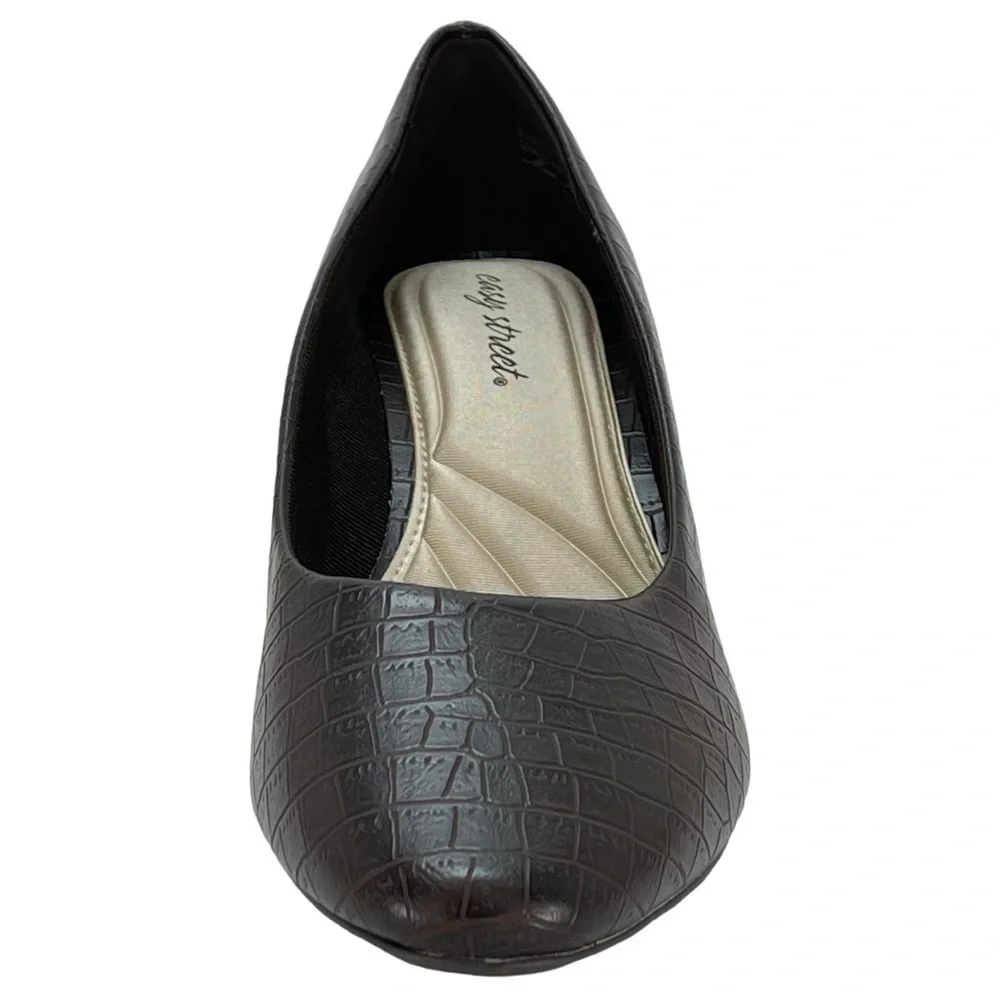 Easy Street Fabulous Brown Croco Faux Leather Womens Pumps Size 12M NWOB